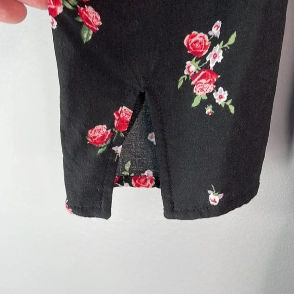 H&M Rose Floral Print Mini Dress Black Floral Elastic Waist 1/2 Sleeve 12 - Picture 6 of 12
